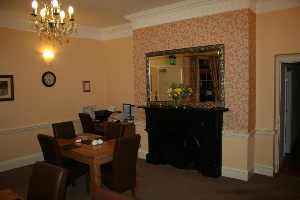 The Trewythen Hotel Llanidloes Kültér fotó